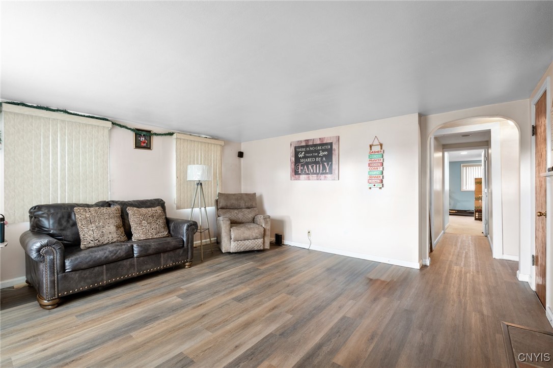 221 Weymouth Road Syracuse, NY 13205 - Photo 5 of 32