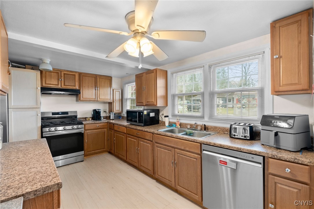 221 Weymouth Road Syracuse, NY 13205 - Photo 8 of 32