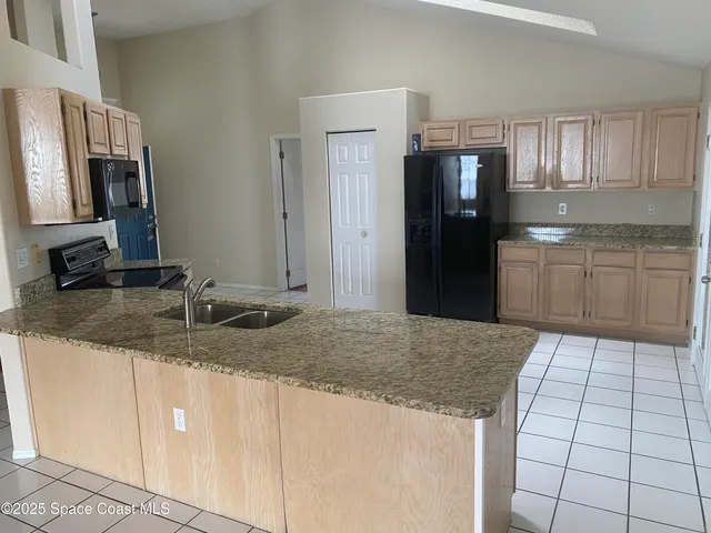 $2,650 | 3166 Lago Vista Drive, Melbourne, FL 32940