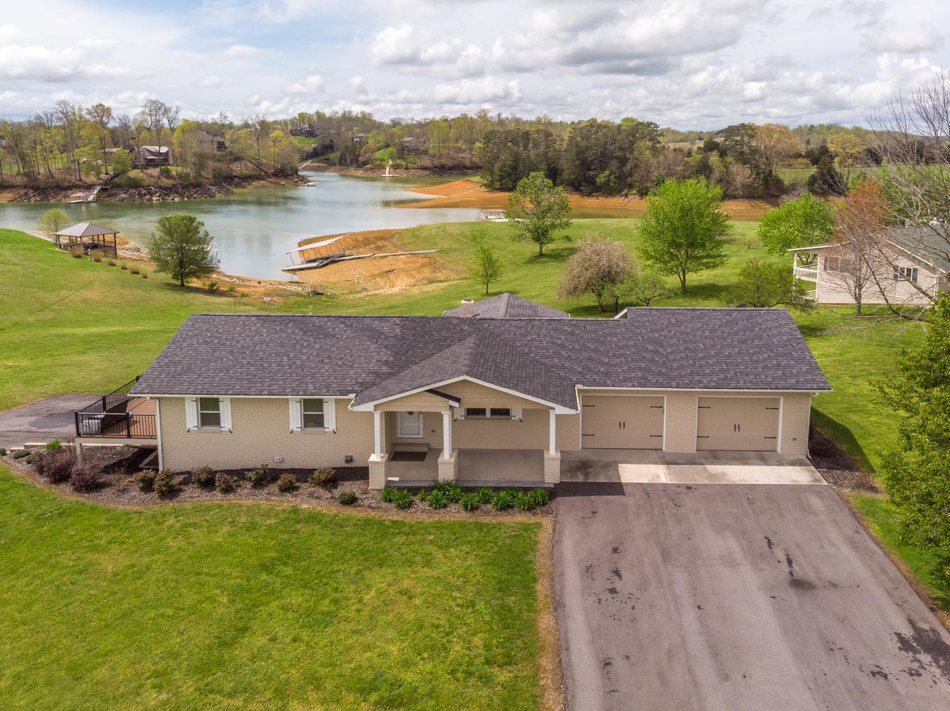 1763 Doc Terry Road Dandridge, TN 37725 - Photo 8 of 34 1763 Doc Terry Rd Dandridge TN-large-006