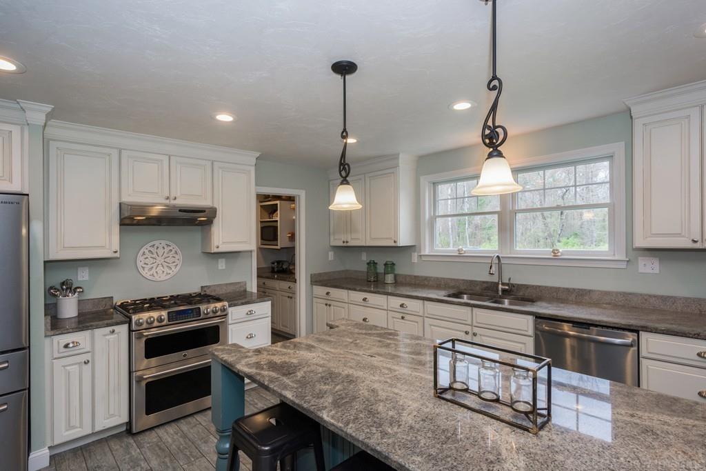 95 Meadow Road Bolton, MA 01740 - Photo 8 of 31 Gallery Image 8