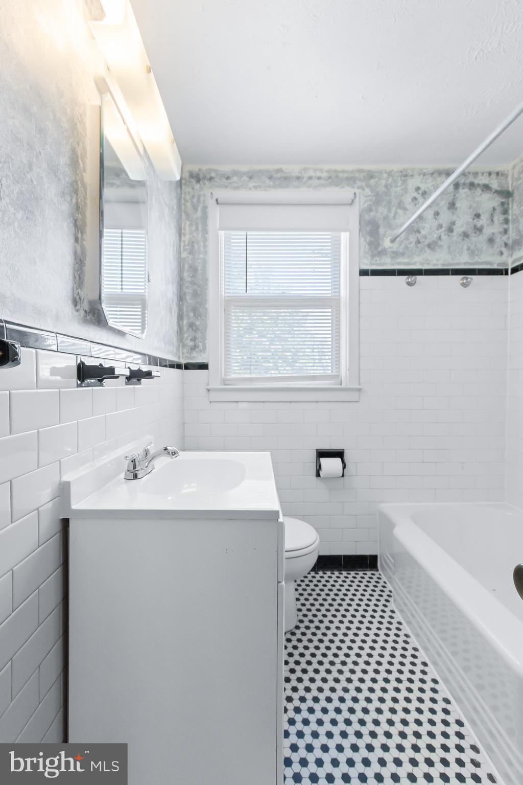 125 West Meadow Road Baltimore, MD 21225 - Photo 14 of 40 Gallery Image 14
