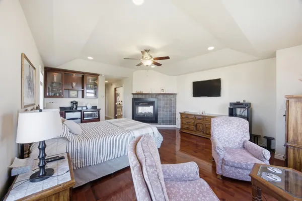 $900,000 | 3413 50th Street North, Fargo, ND 58102