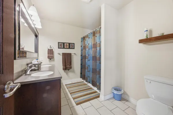 $900,000 | 3413 50th Street North, Fargo, ND 58102