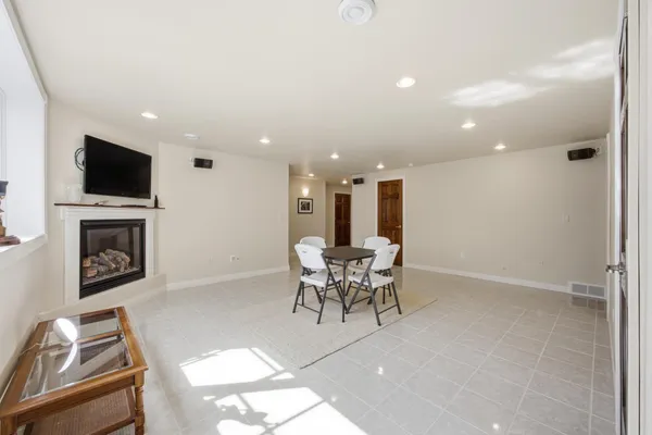 $900,000 | 3413 50th Street North, Fargo, ND 58102