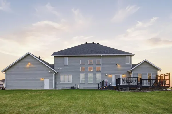 $900,000 | 3413 50th Street North, Fargo, ND 58102