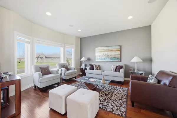 $900,000 | 3413 50th Street North, Fargo, ND 58102