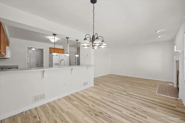 $325,000 | 2724 Granite Court, Crystal Lake, IL 60012
