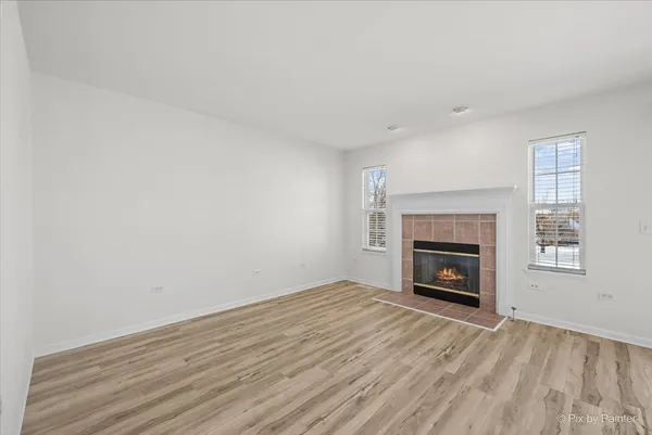 $325,000 | 2724 Granite Court, Crystal Lake, IL 60012
