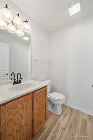 $325,000 | 2724 Granite Court, Crystal Lake, IL 60012