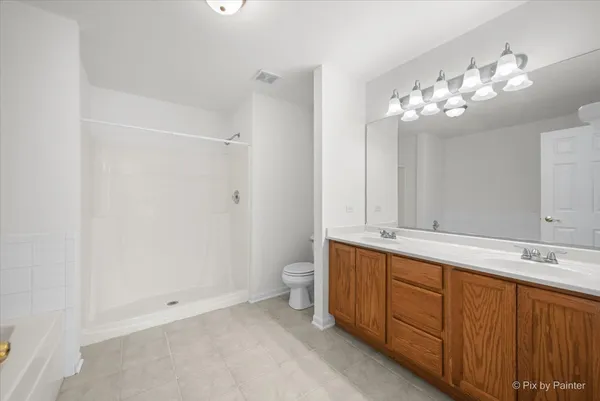 $325,000 | 2724 Granite Court, Crystal Lake, IL 60012