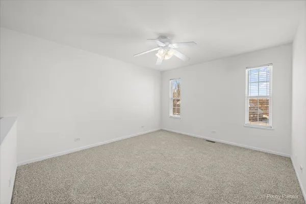 $325,000 | 2724 Granite Court, Crystal Lake, IL 60012