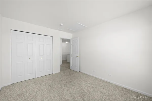 $325,000 | 2724 Granite Court, Crystal Lake, IL 60012