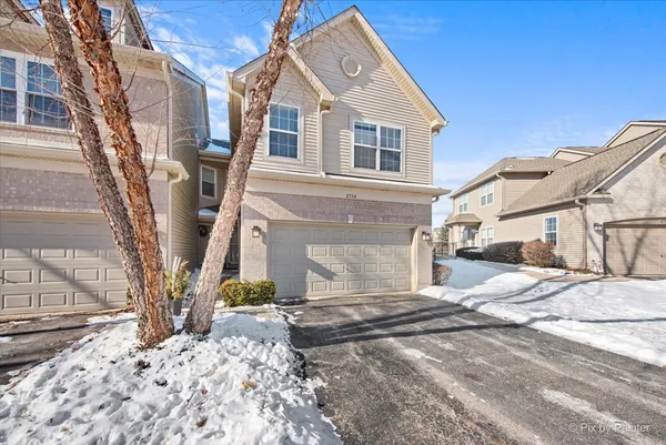$325,000 | 2724 Granite Court, Crystal Lake, IL 60012