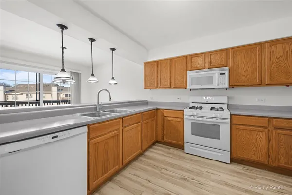 $325,000 | 2724 Granite Court, Crystal Lake, IL 60012