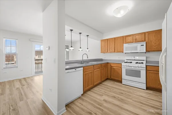 $325,000 | 2724 Granite Court, Crystal Lake, IL 60012