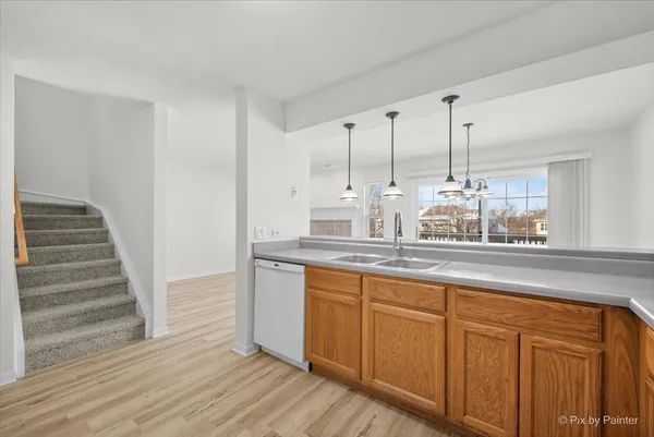 $325,000 | 2724 Granite Court, Crystal Lake, IL 60012