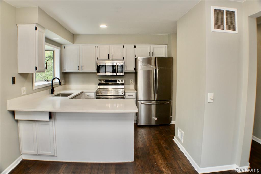 1483 Colony Drive Rochester, MI 48307 - Photo 5 of 16
