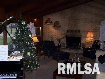 2624 Curved Creek Road Quincy, IL 62301 - Photo 3 of 5 Gallery Image 3