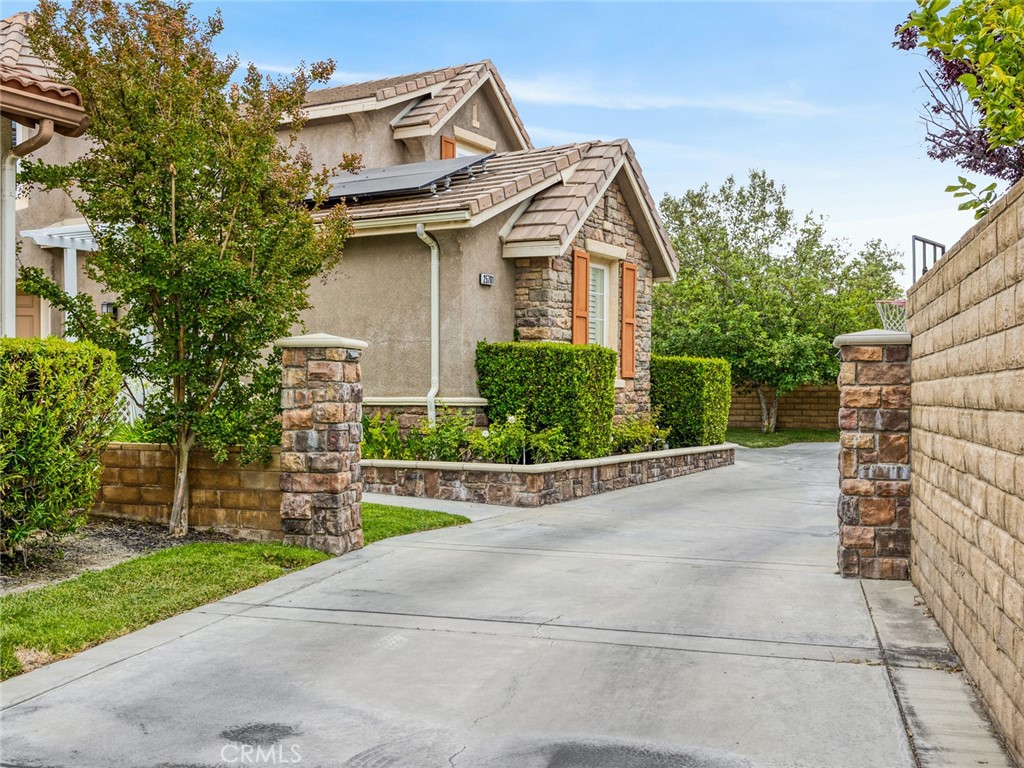 25701 Chestnut Way Stevenson Ranch, CA 91381 - Photo 3 of 63