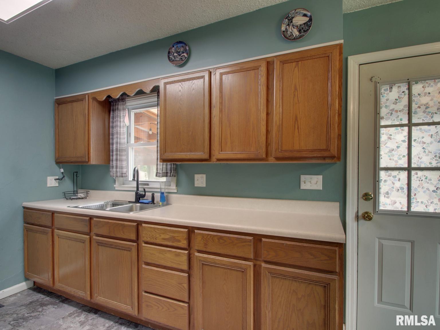 1431 North 6th Street Quincy, IL 62301 - Photo 6 of 28