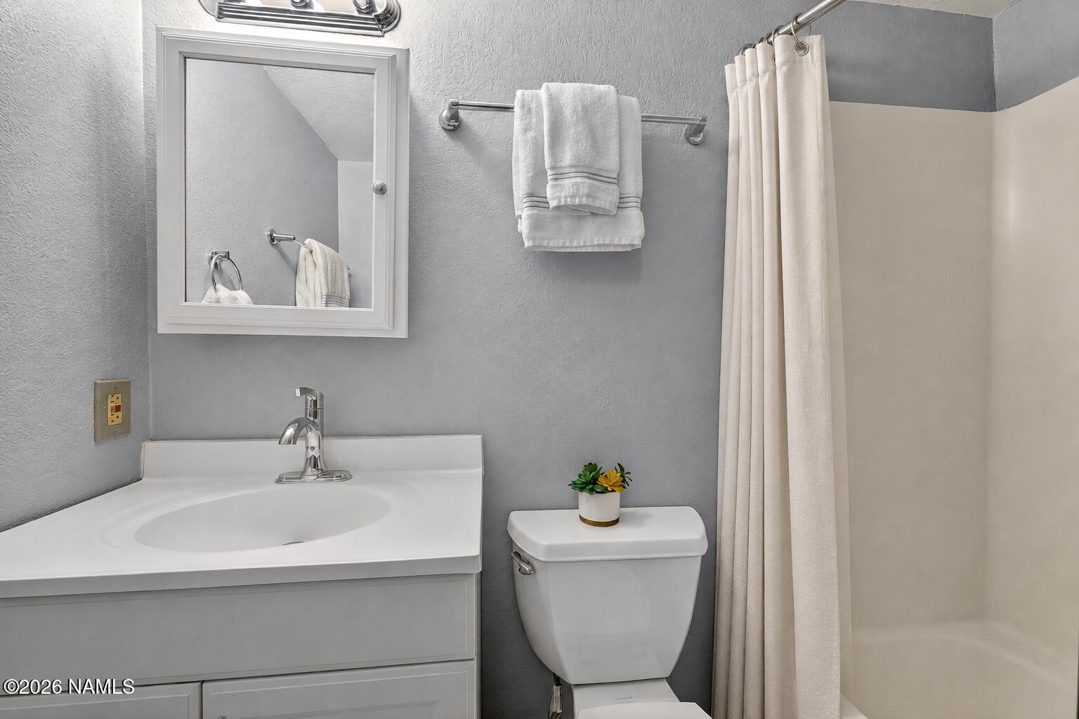 1200 South Riordan Ranch Street, Unit 41 Flagstaff, AZ 86001 - Photo 11 of 20 Updated Bathroom