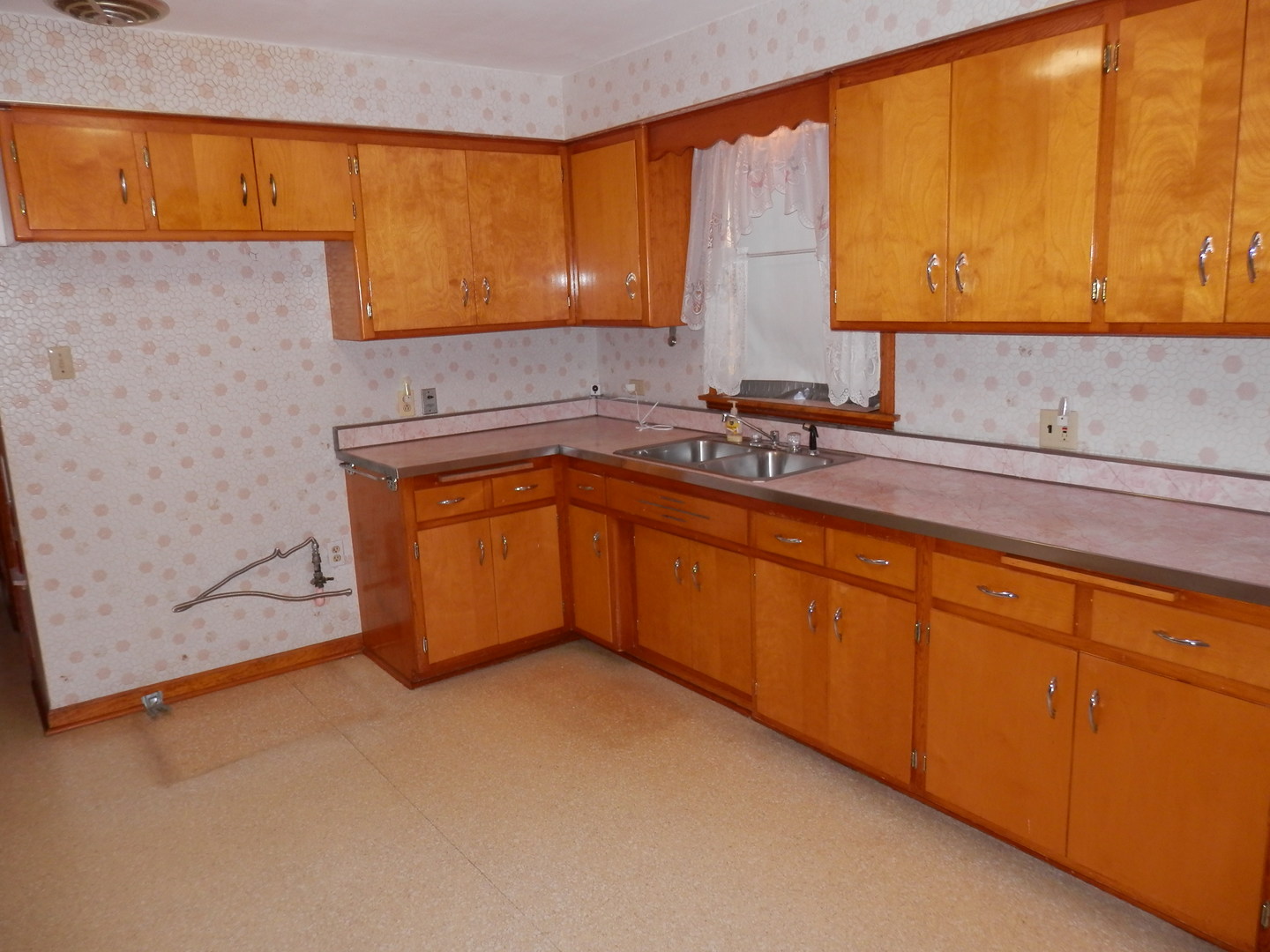 724 Pulaski Road Calumet City, IL 60409 - Photo 6 of 18