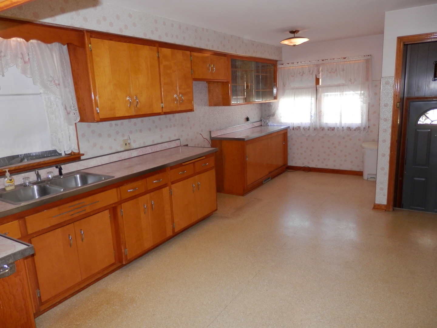 724 Pulaski Road Calumet City, IL 60409 - Photo 8 of 18