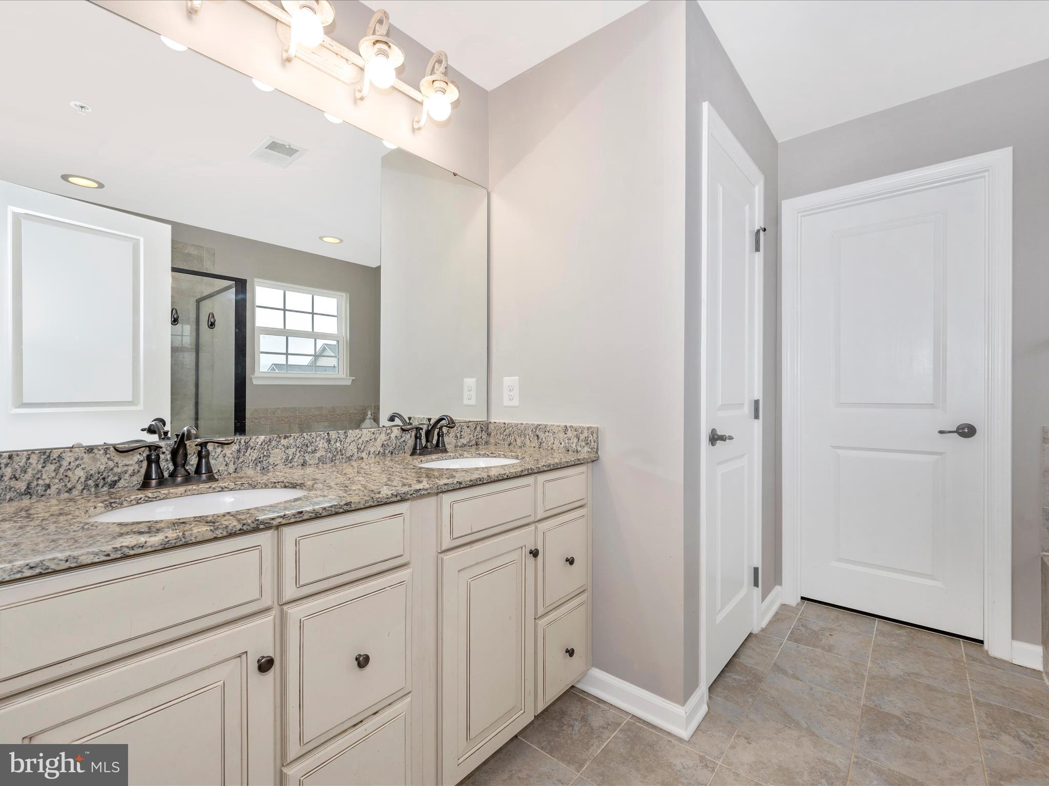 1149 Long Farm Circle Brunswick, MD 21716 - Photo 26 of 59 Primary Bathroom