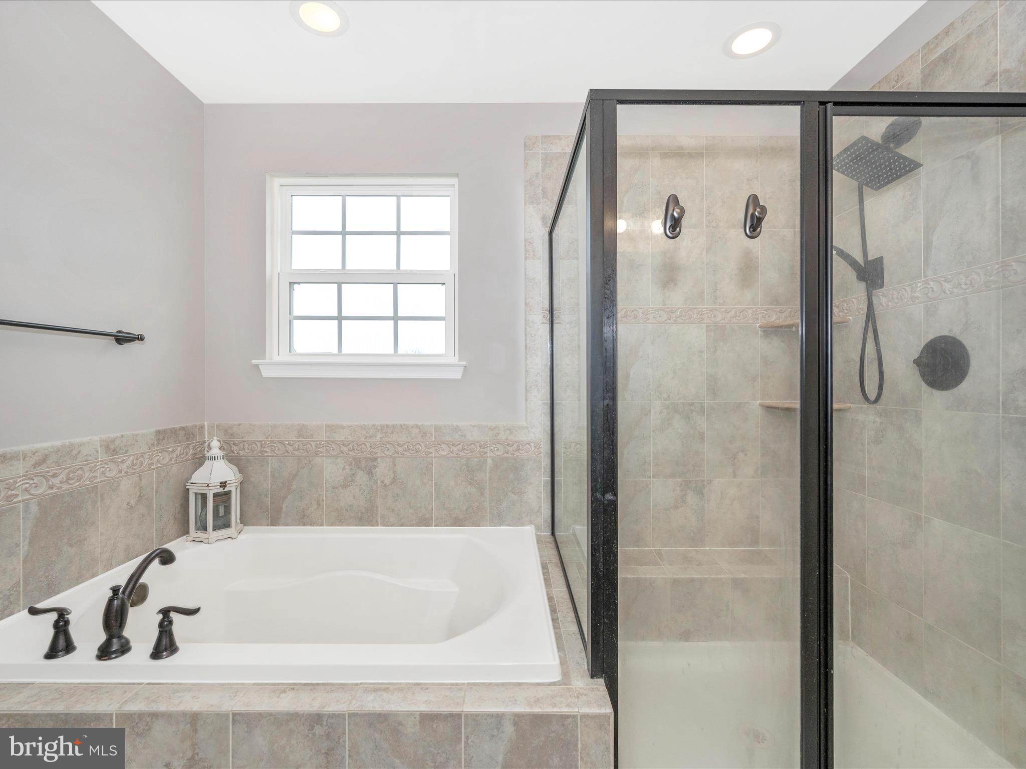 1149 Long Farm Circle Brunswick, MD 21716 - Photo 27 of 59 Primary Bathroom