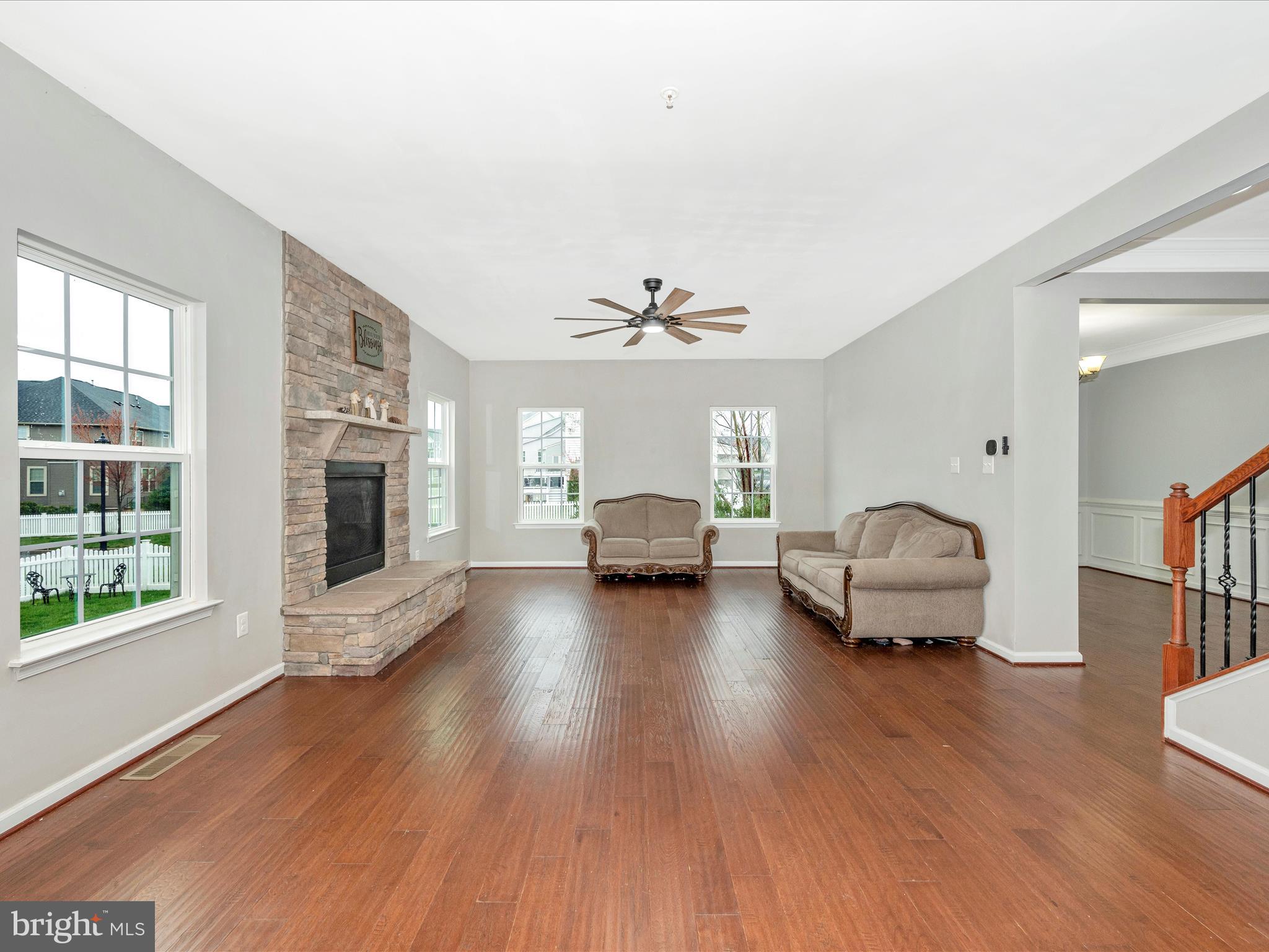 1149 Long Farm Circle Brunswick, MD 21716 - Photo 5 of 59 Living Room