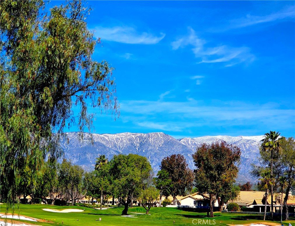 STUNNING Mountain & Golf Course Views