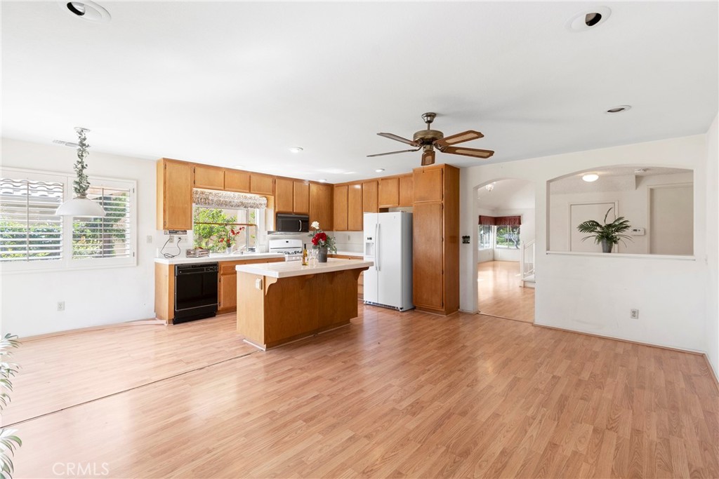 1082 Pine Valley Road Banning, CA 92220 - Photo 13 of 39 Family Room / Kitchen Adjoin