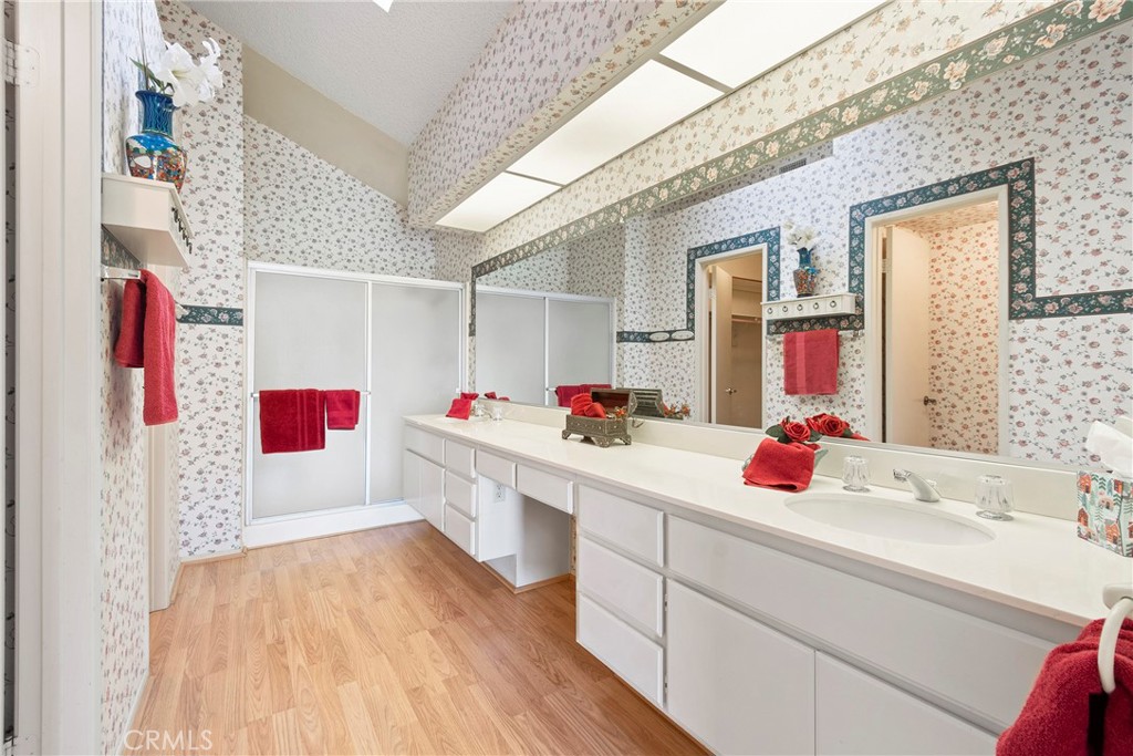 1082 Pine Valley Road Banning, CA 92220 - Photo 24 of 39 En Suite Bathroom