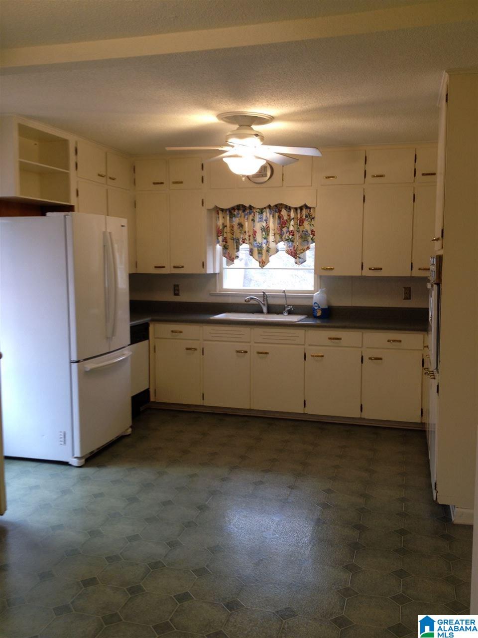 325 Cherokee Street Mount Olive, AL 35117 - Photo 5 of 15