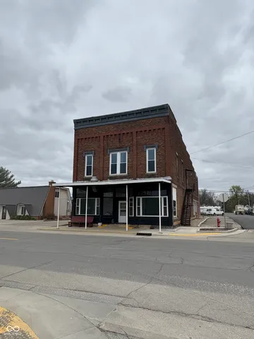 $174,900 | 24 East State Street, Kingman, IN 47952