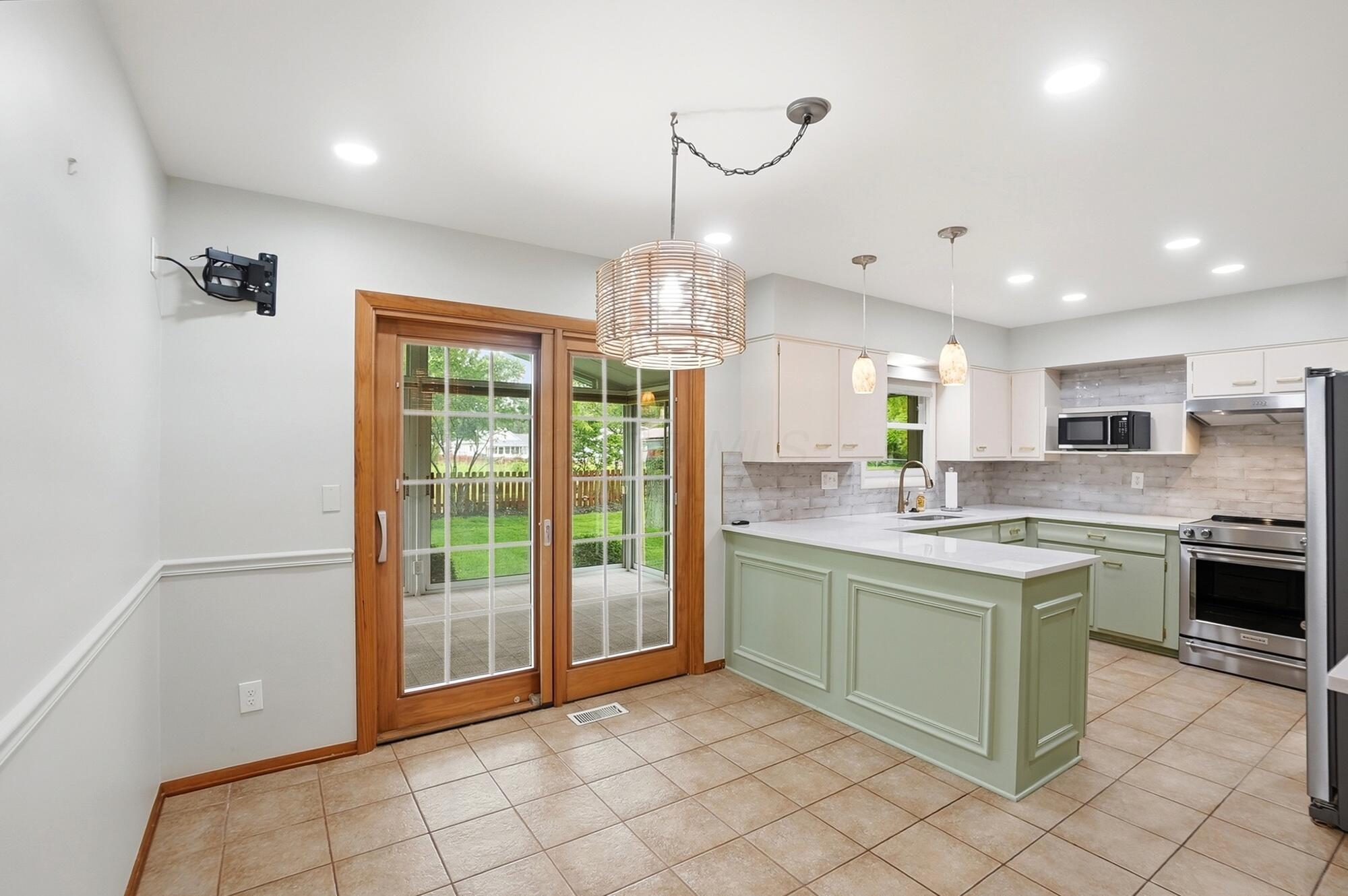 236 Drakewood Road Westerville, OH 43081 - Photo 13 of 55