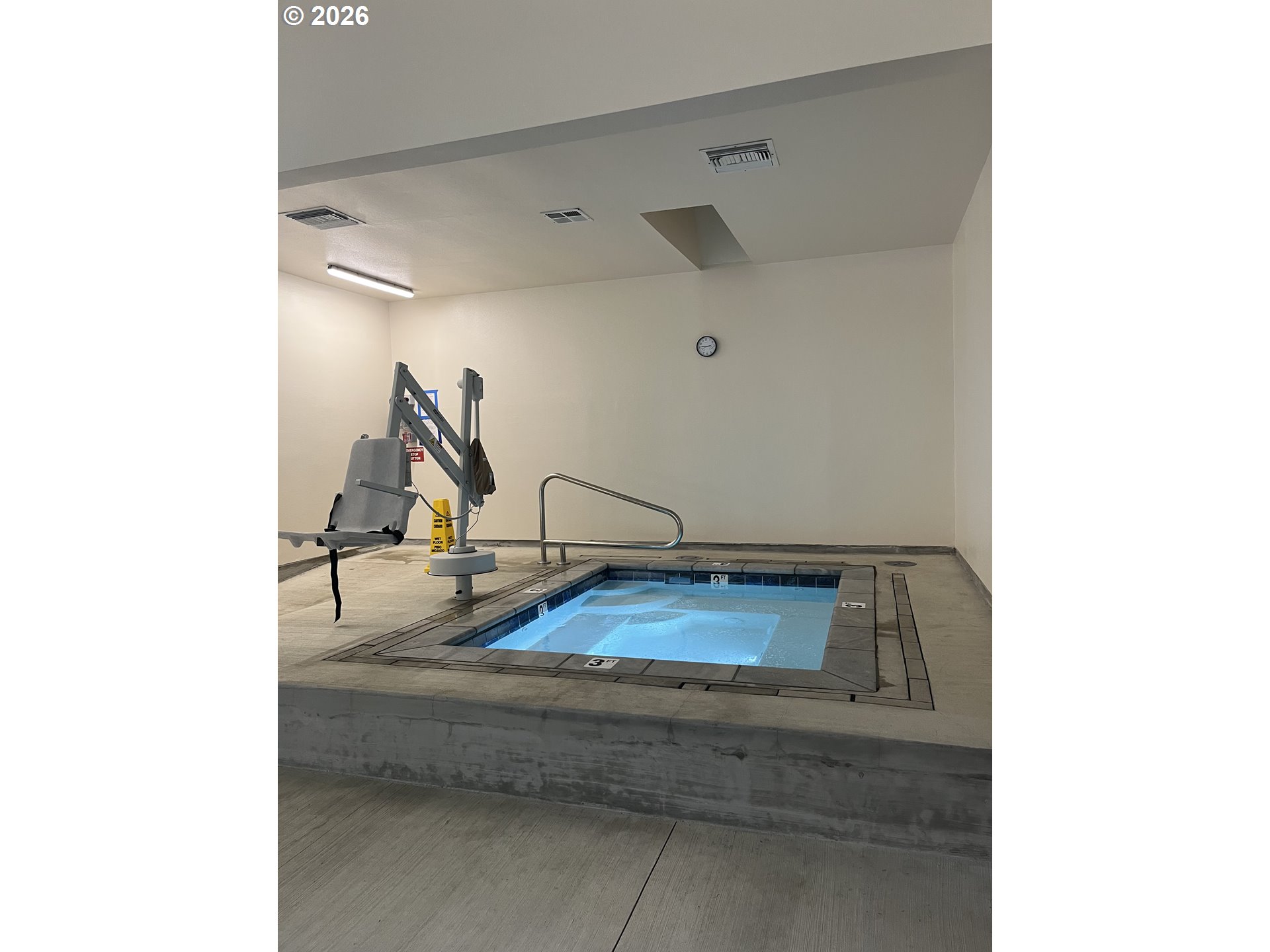 2130 Umpqua Road Woodburn, OR 97071 - Photo 21 of 21 a room with pool table