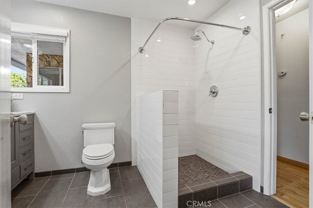 652 Pomeroy Road Nipomo, CA 93444 - Photo 28 of 60 Hallway Bathroom