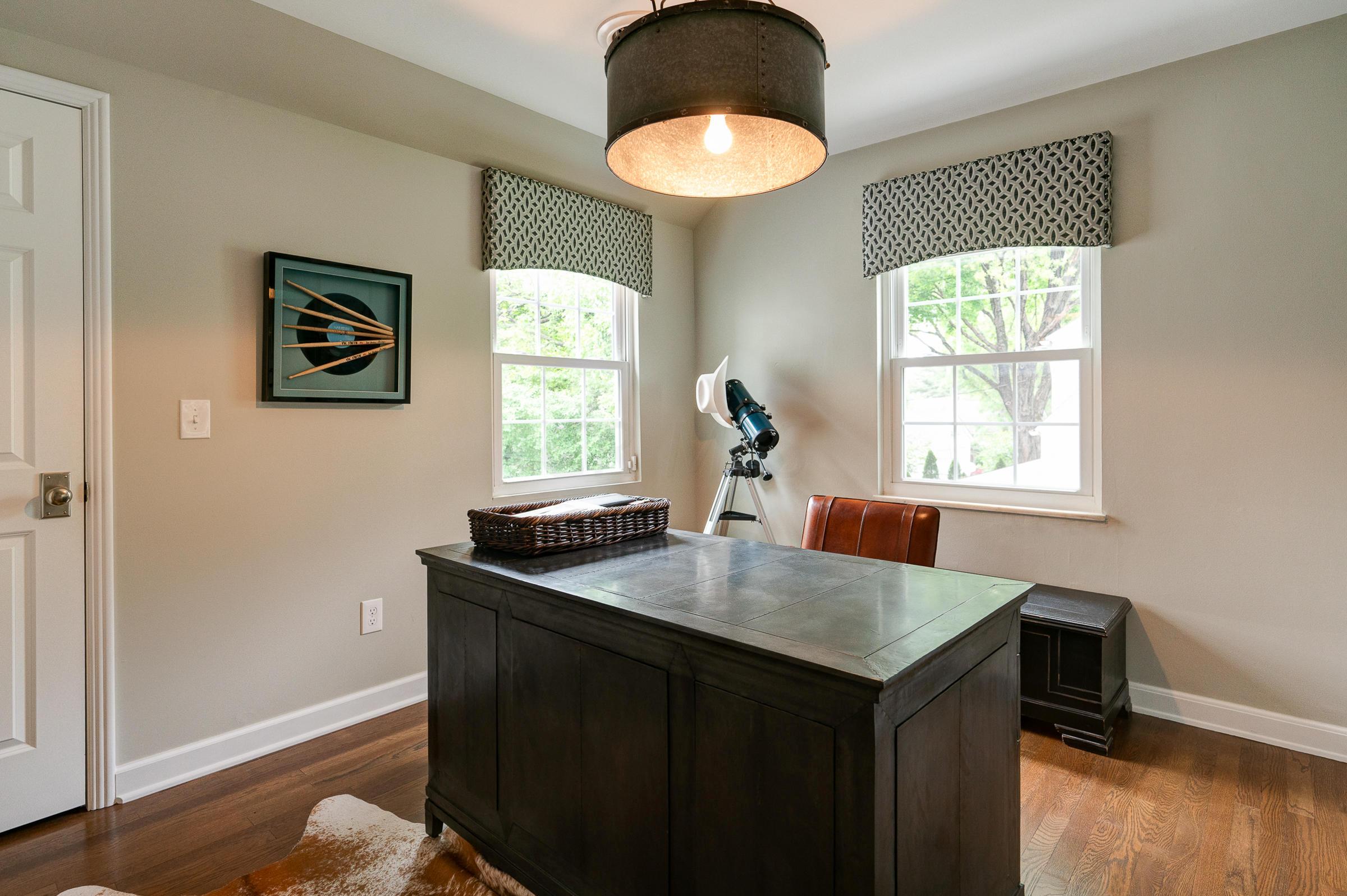 1621 Cardiff Road Columbus, OH 43221 - Photo 25 of 34