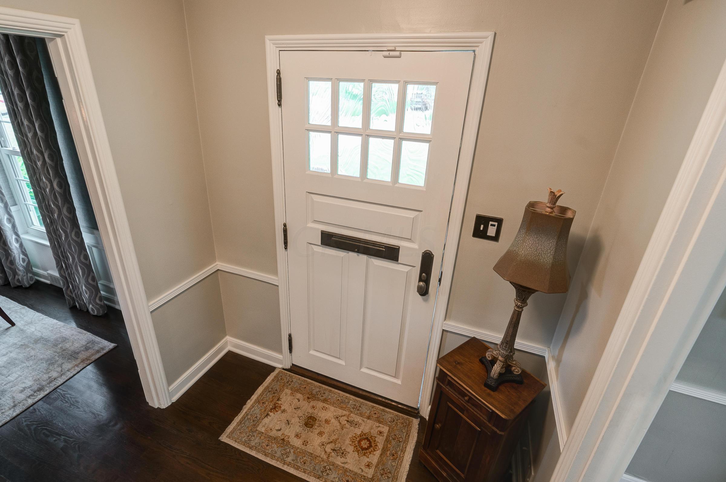 1621 Cardiff Road Columbus, OH 43221 - Photo 4 of 34