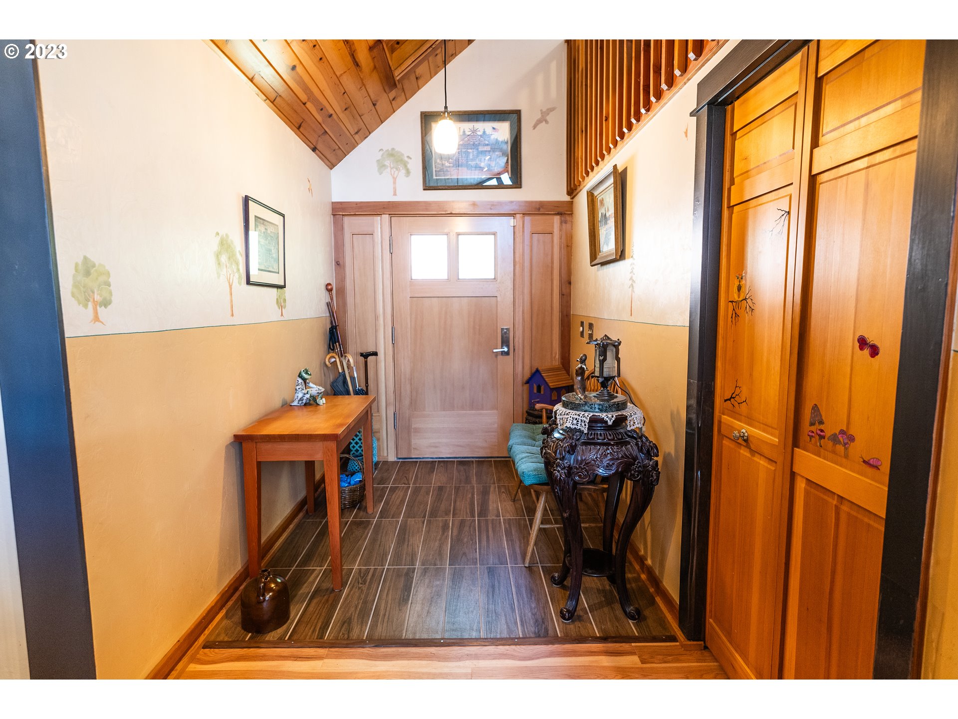 25307 Jaeg Road Junction City, OR 97448 - Photo 5 of 39 Entrance/Foyer