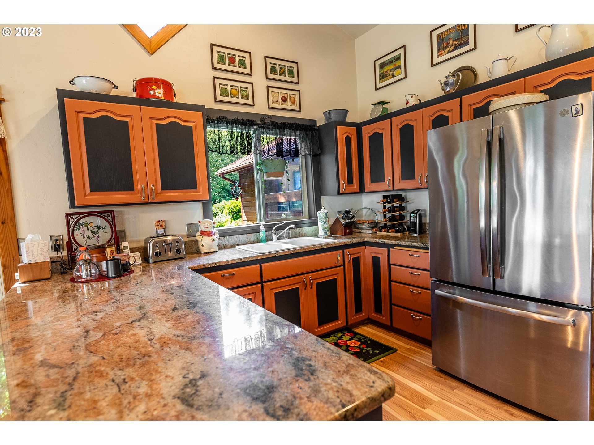 25307 Jaeg Road Junction City, OR 97448 - Photo 6 of 39 Kitchen