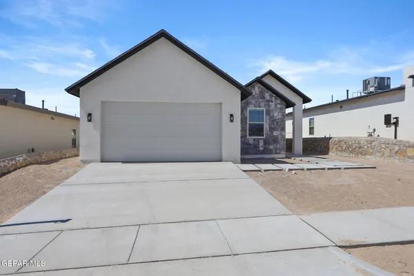 $291,950 | 662 Davi's Greenwood Court, Vinton, TX 79821