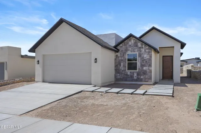 $291,950 | 662 Davi's Greenwood Court, Vinton, TX 79821