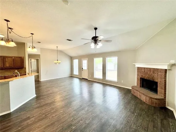 $2,200 | 201 McKamy Boulevard, Denton, TX 76207