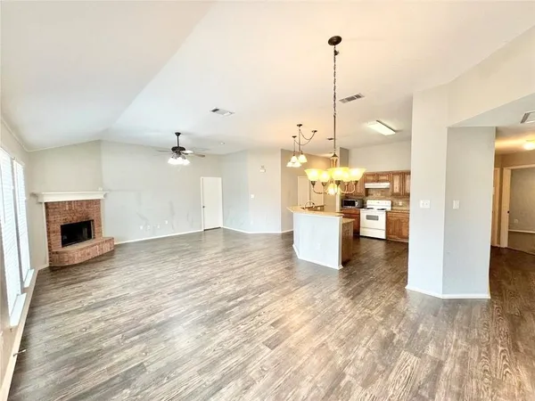 $2,200 | 201 McKamy Boulevard, Denton, TX 76207