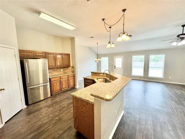 $2,200 | 201 McKamy Boulevard, Denton, TX 76207