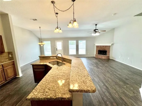 $2,200 | 201 McKamy Boulevard, Denton, TX 76207