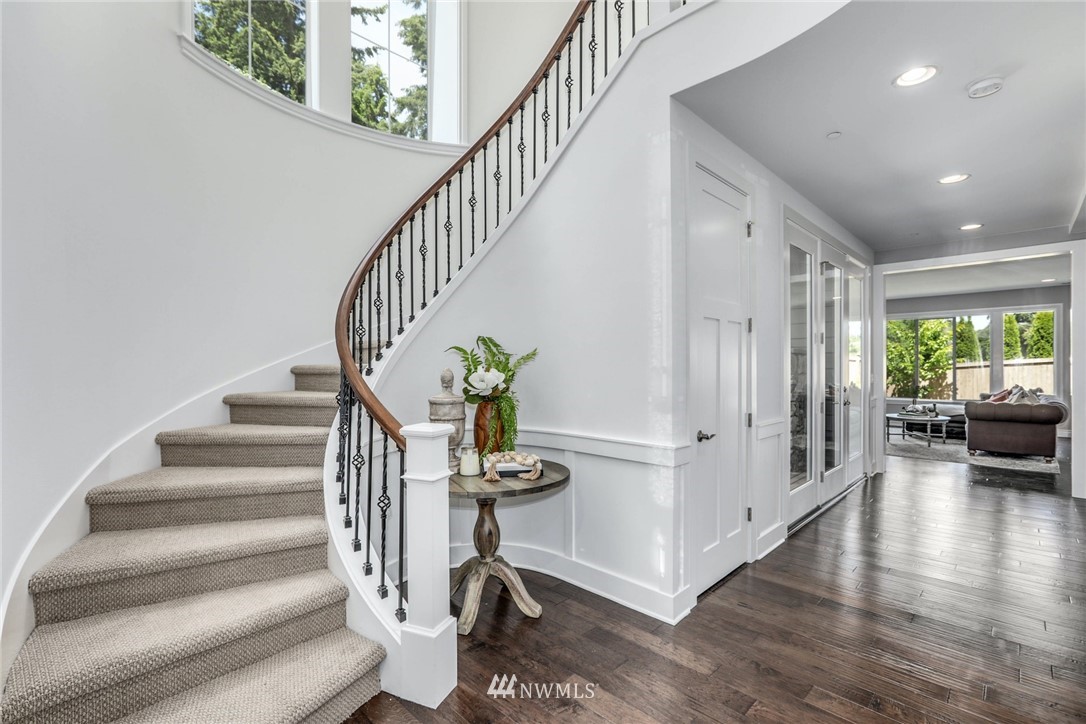 20419 126th Avenue Northeast Bothell, WA 98011 - Photo 4 of 38 Gallery Image 4